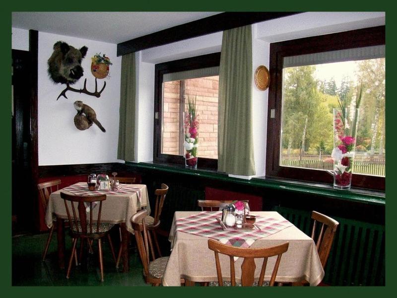 Hotel-Restaurant Johanniskreuz Trippstadt Exterior photo